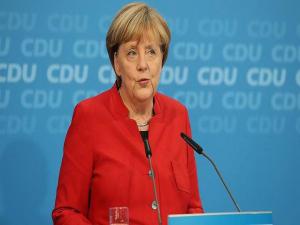 Almanya Başbakanı Merkel 3 milyar euronun Türkiyeye nasıl ödeneceğini açıkladı